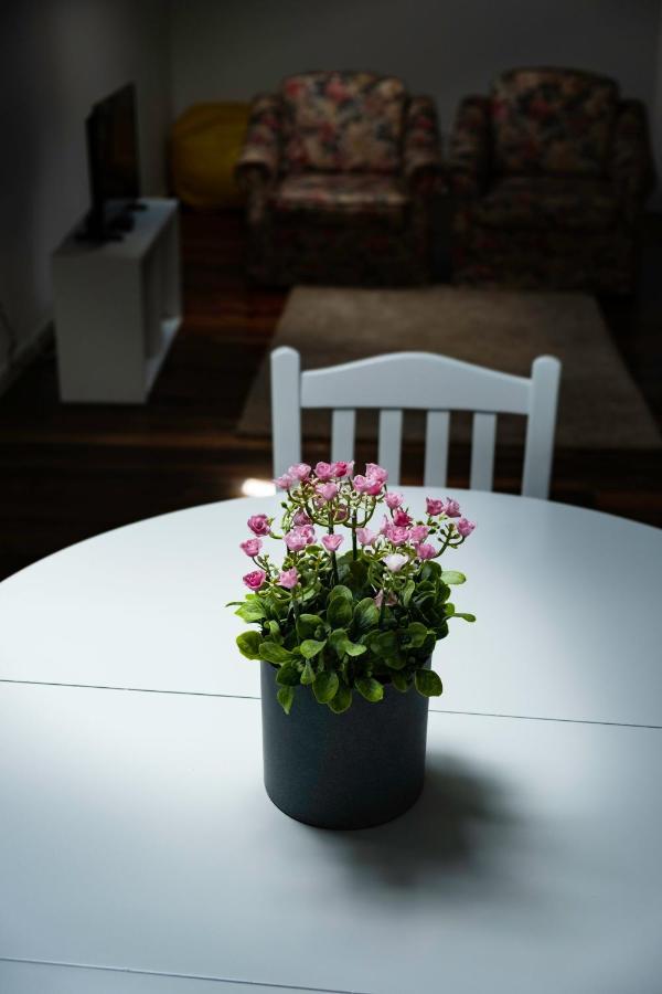 Cc Guest House - "Ao Mercado" ปอนตาเดลกาดา ภายนอก รูปภาพ
